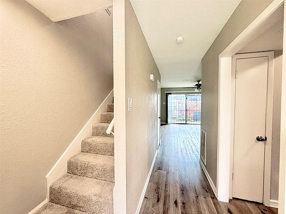 3rd image of 7980 Grove Ridge Dr