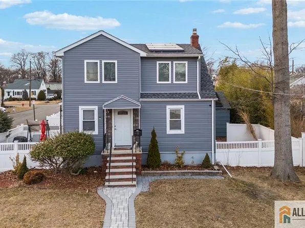 43 Livingston Ave, Avenel, NJ 07001