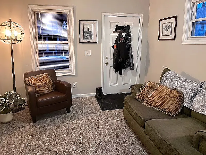 2 bed, 850 sqft, $1,600 — Photo 2