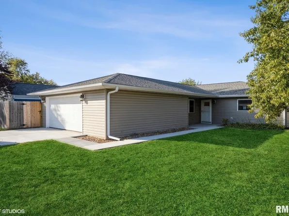1027 S Cheney St, Taylorville, IL 62568