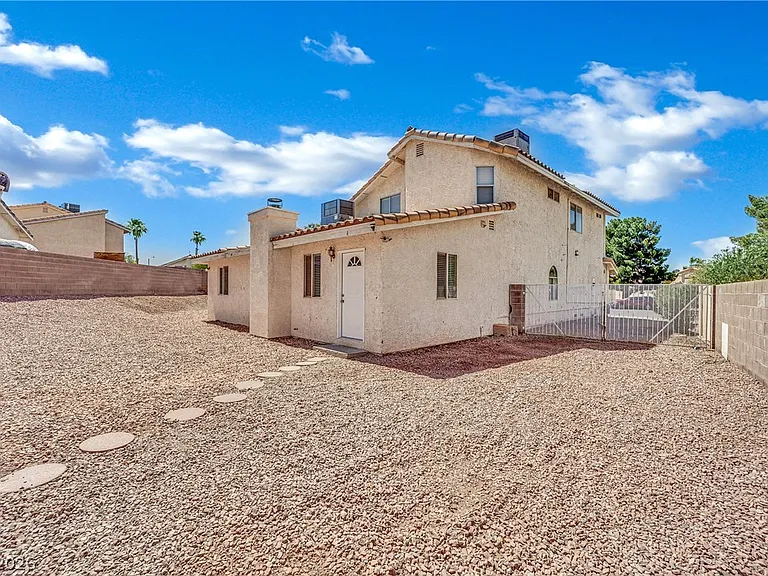 756 Charwood Cir — Photo 42