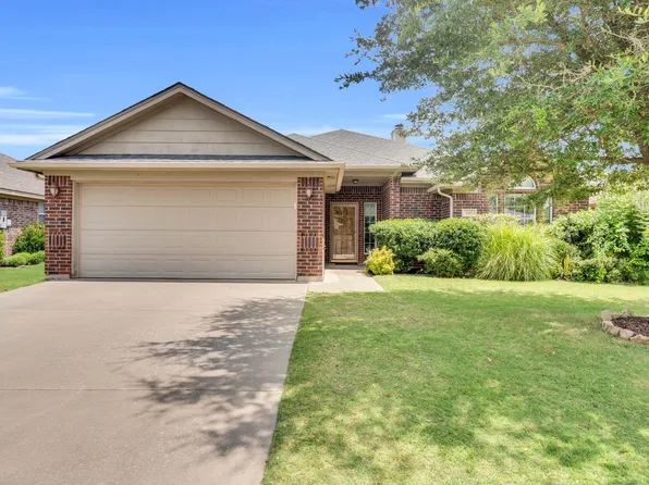 947 Winepress Rd, Burleson, TX 76028