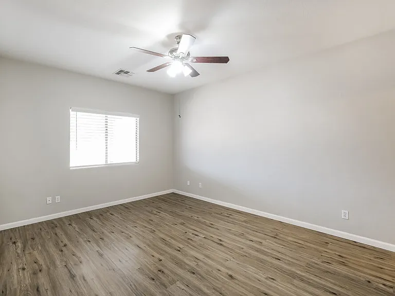 6522 W Elwood St — Photo 10