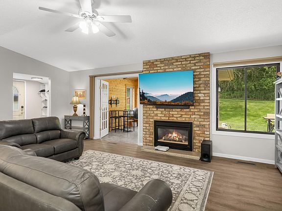 4th image of 4509 Redwood Cir