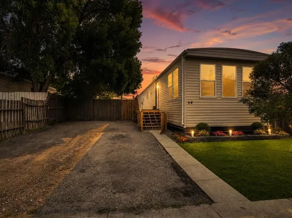 64 SW Huntwell Way NE, Calgary, AB T2K 5T2