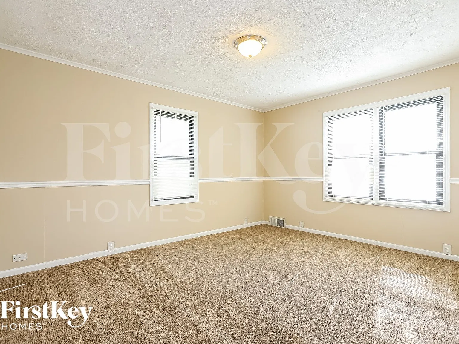5 bed, 2.0 bath, 1404 sqft, $2,675 — Photo 3