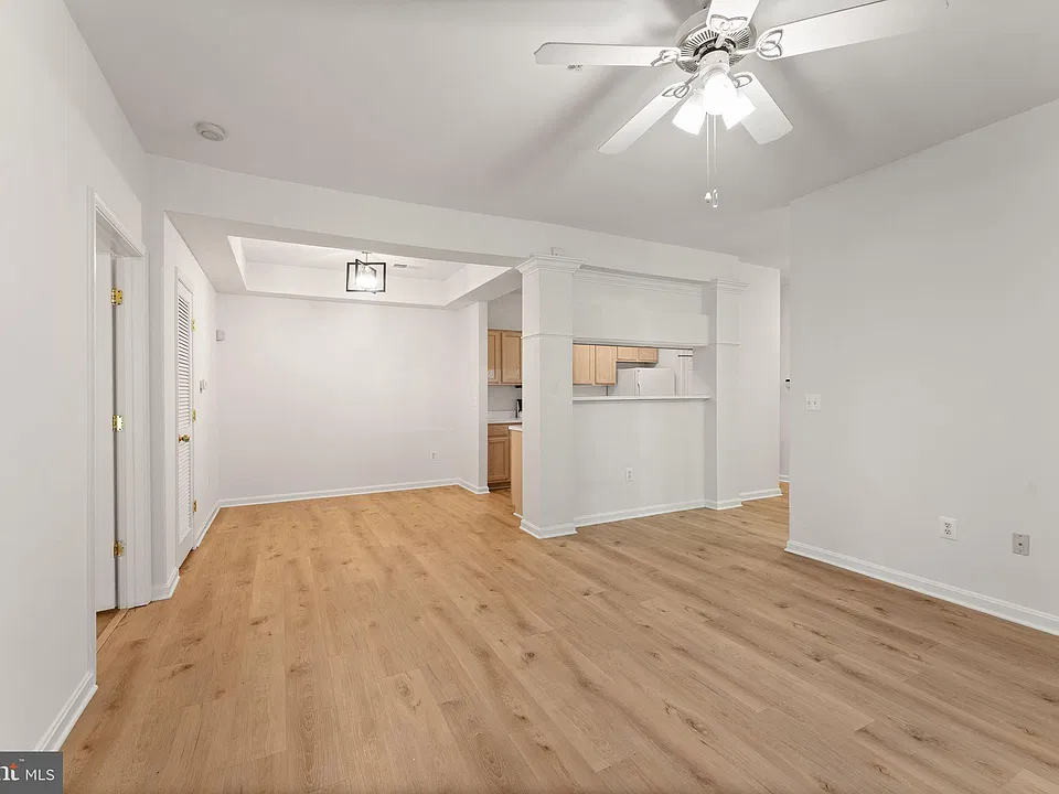 20453 Chesapeake Sq #103