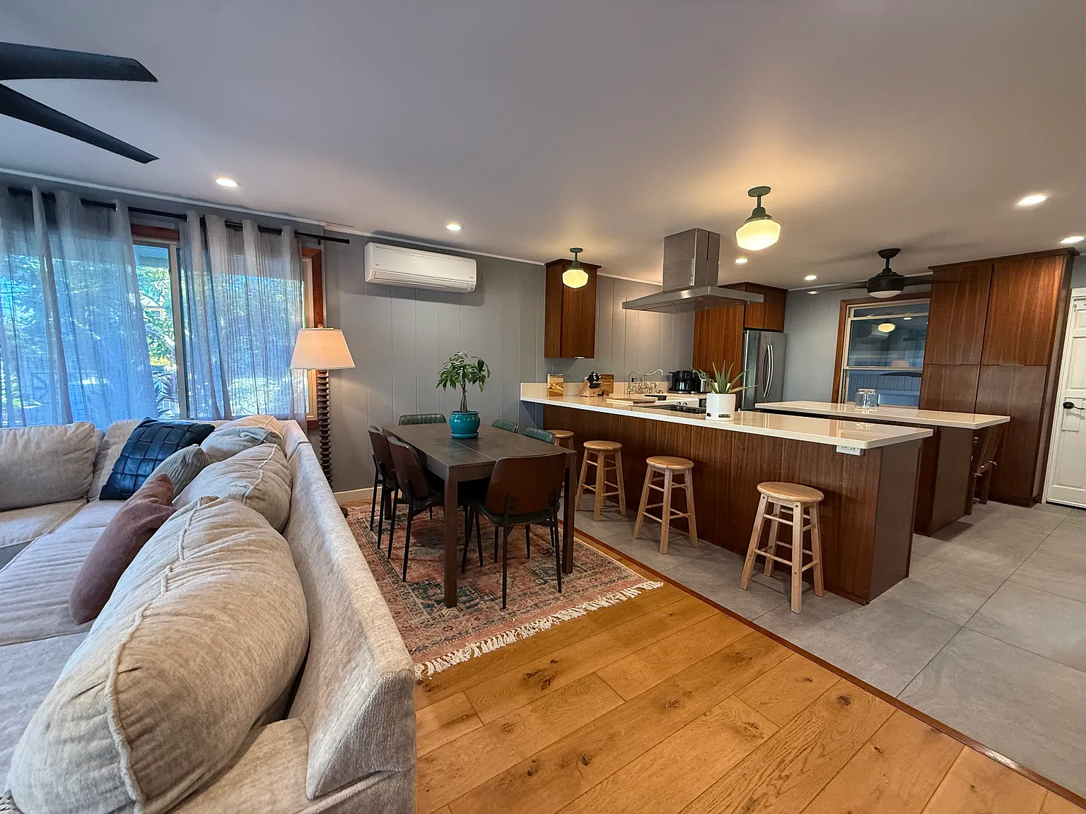 3 bed, 1000 sqft, $5,500 — Photo 2