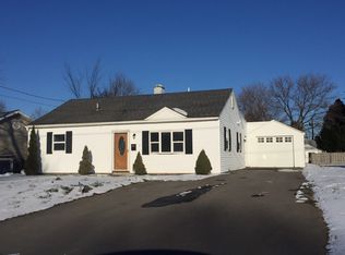 7 Elmhurst Dr, New Hartford, NY 13413