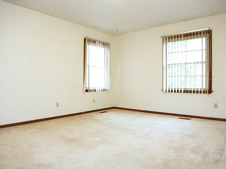 1393 Compton Ct 2bed/1bath LOFT