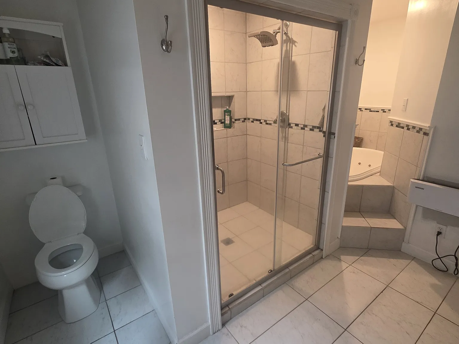 4 bed, 2430 sqft, $3,100 — Photo 4
