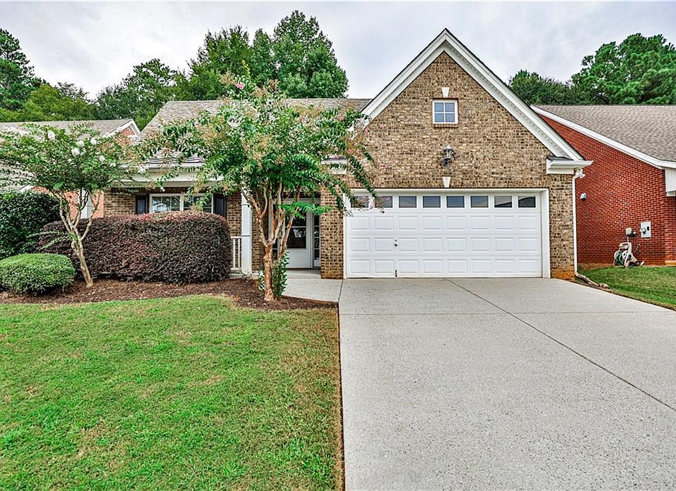 1st image of 459 Bellbrook Ln