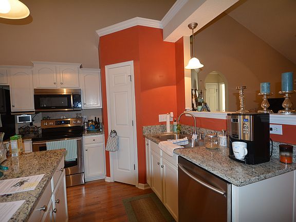 3rd image of 2070 Mallard Creek Dr