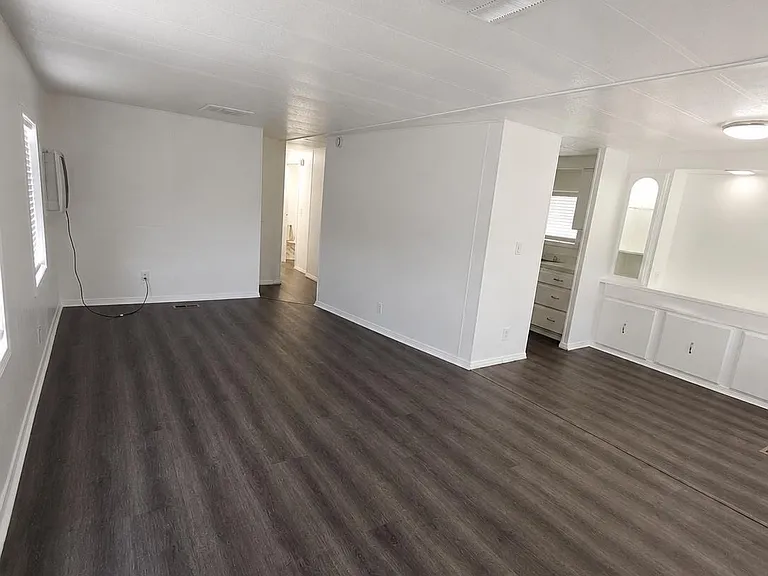 65 Sylvia St — Photo 10