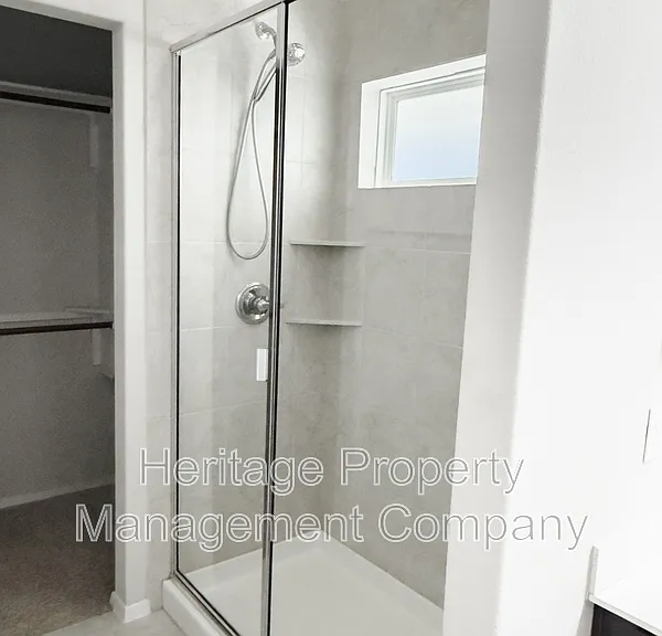 139 Lyndon Dr — Photo 16