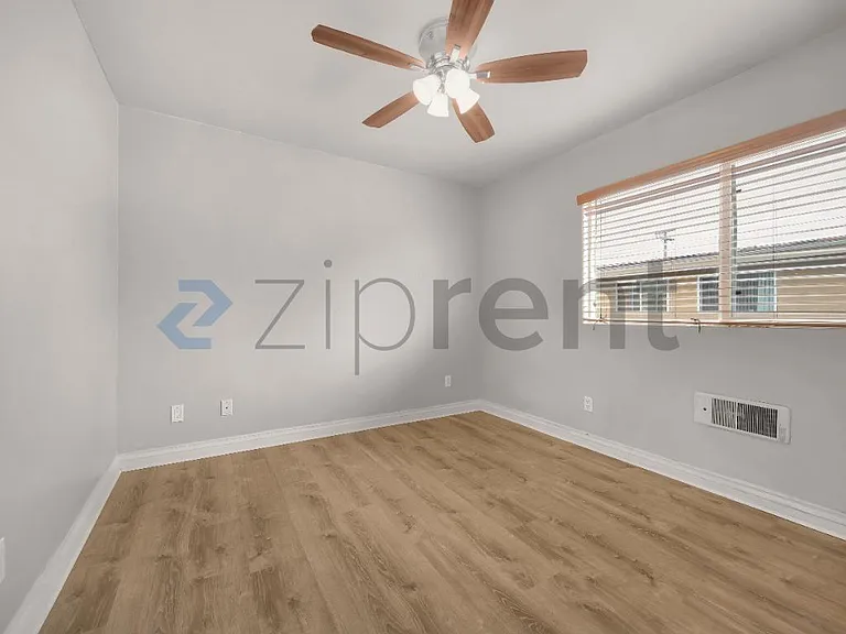 800 N Mollison Ave #48 — Photo 8