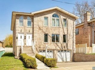 695 Hamilton Ave #1F, Ridgefield, NJ 07657