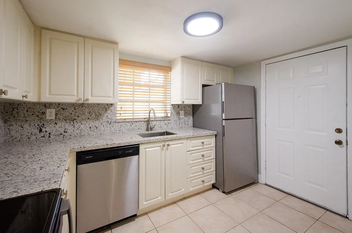 Kitchen - 8650 SW 109th Ave #3-231