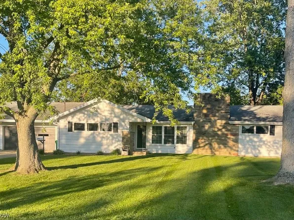 230 S Elm St, Jefferson, OH 44047