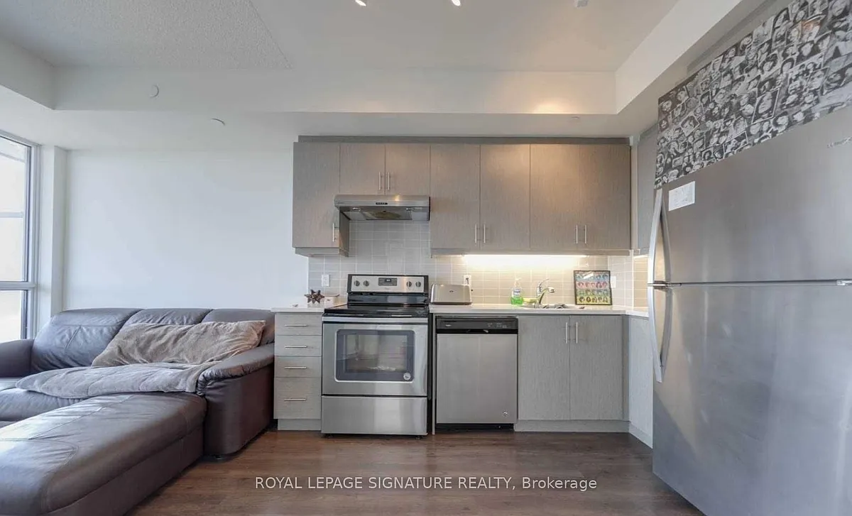 Building Photo - 17 Zorra St #1407
