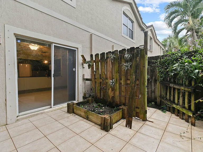 952 Summit Lake Dr — Photo 33
