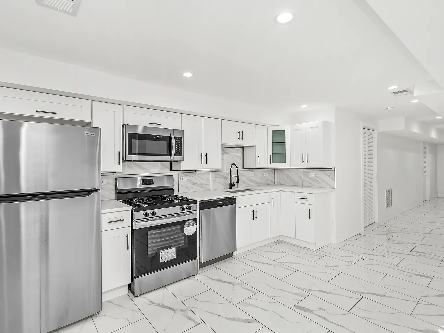2 bed, 1100 sqft, $1,500 — Photo 4