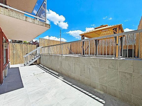 2nd image of 390 Kings Hwy APT 2B