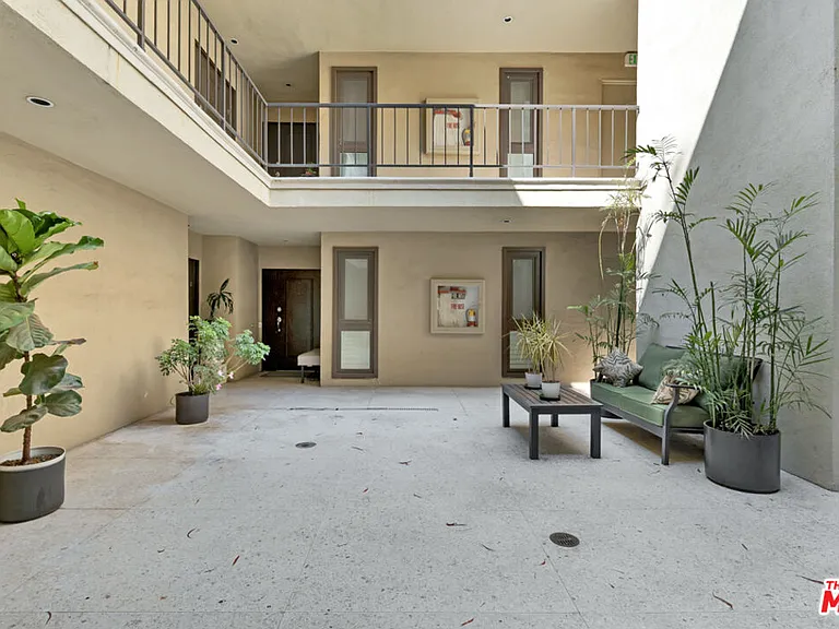 11789 Montana Ave #11 — Photo 24