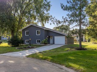 13854 Gladiola Ct, Apple Valley, MN 55124