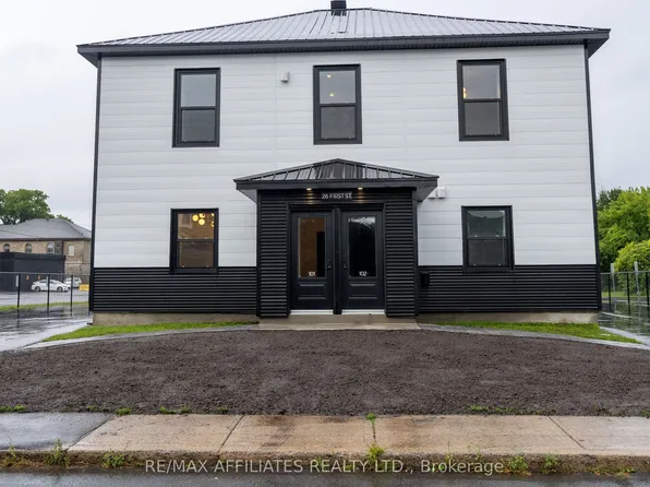 26 1st St W, Cornwall, ON