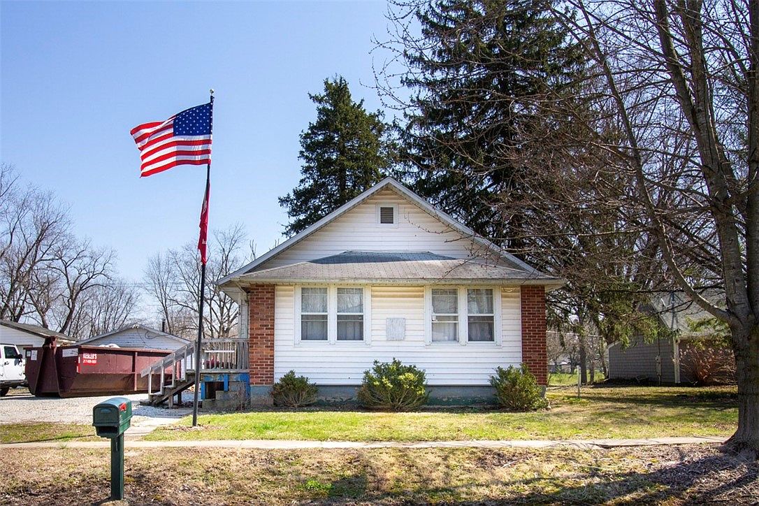 210 N Mill St, Martinsville, IL 62442 Zillow