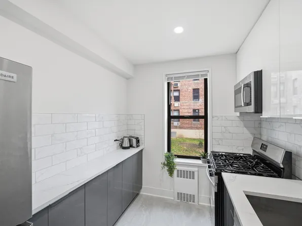 226-26 Union Tnpk image 11 of 20