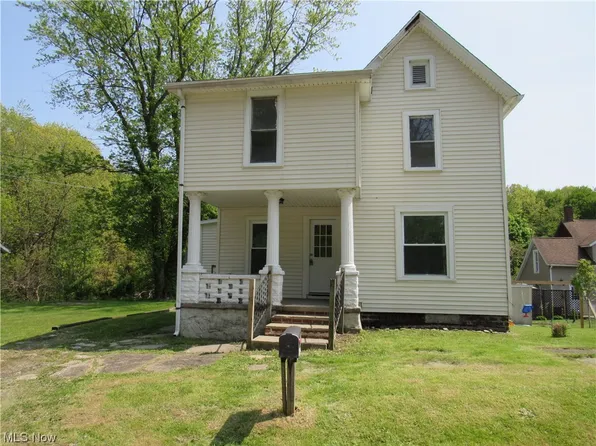 97 Hiler St, Conneaut, OH 44030