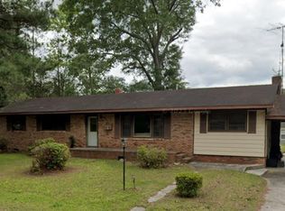 613 Winfrey St, Clinton, NC 28328