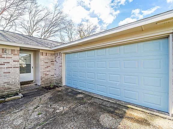 3rd image of 2921 Ocean Way