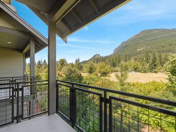 1976 SE 12th St, North Bend, WA 98045