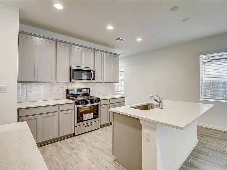 117 Lacey Oak Loop — Photo 18