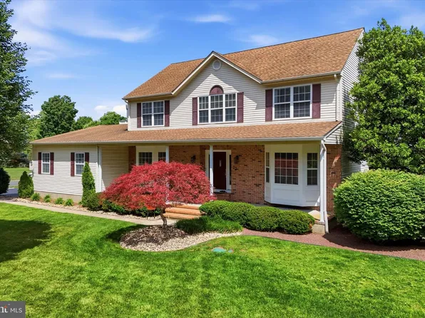 22 Cottage Place Dr, Robbinsville, NJ 08691