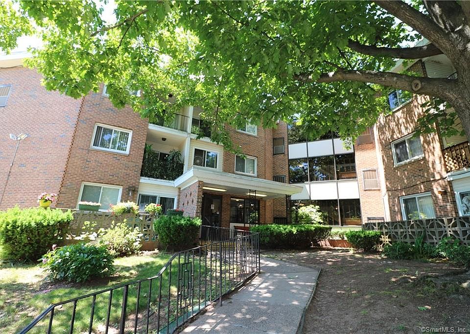 1st image of 124 Biruta St #E2
