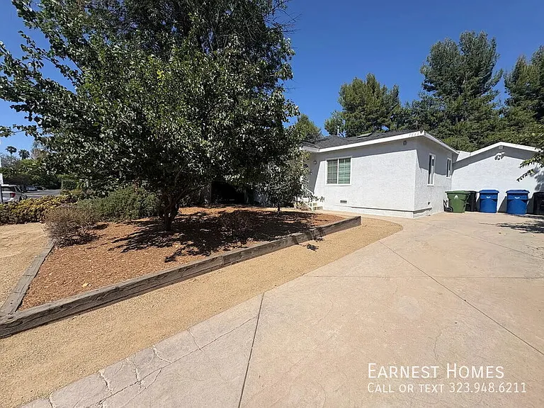 5844 Vesper Ave — Photo 17