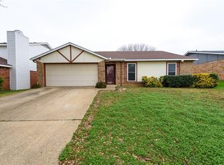 1908 Lost Creek Dr, Arlington, TX 76006