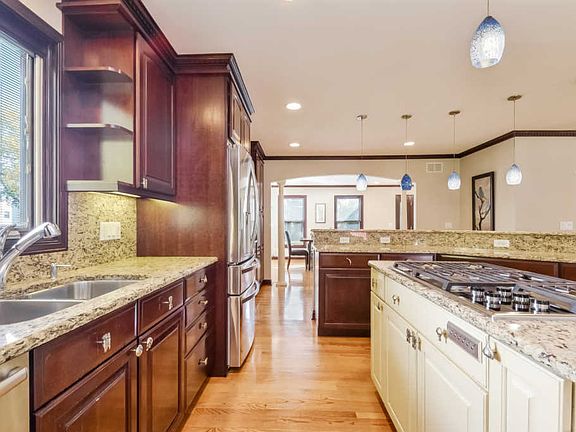 3rd image of 2072 Westfield Dr