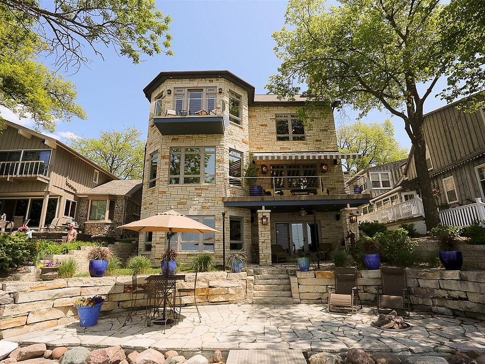 1st image of 821 S Shore Dr