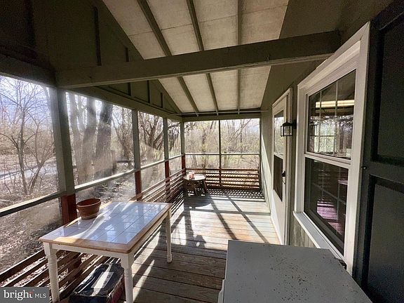 5th image of 1336 Old Winchester Rd