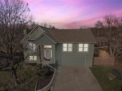 808 SW Daney Dr, Lees Summit, MO, 64081