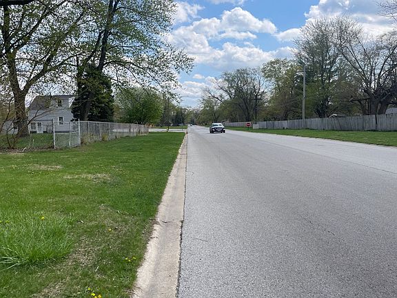 4th image of 16033 Central Park Ave