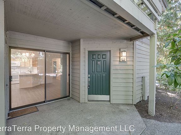 2nd image of 1260 Bellevue Way NE #C3