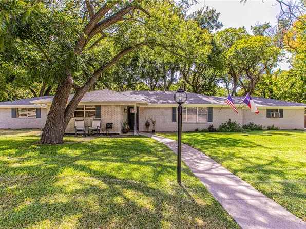 1220 Wedgewood Dr, Woodway, TX 76712