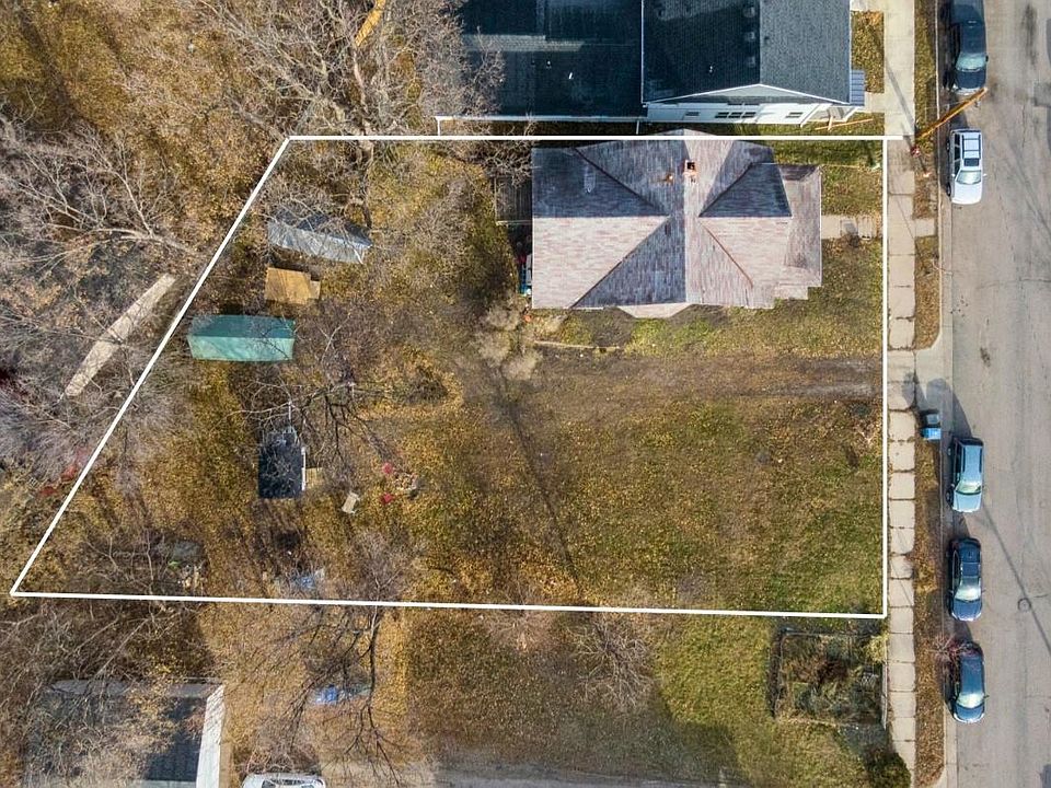 1st image of 195 James Ave N