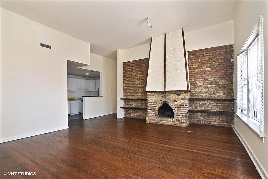 947 W Oakdale Ave — Photo 3